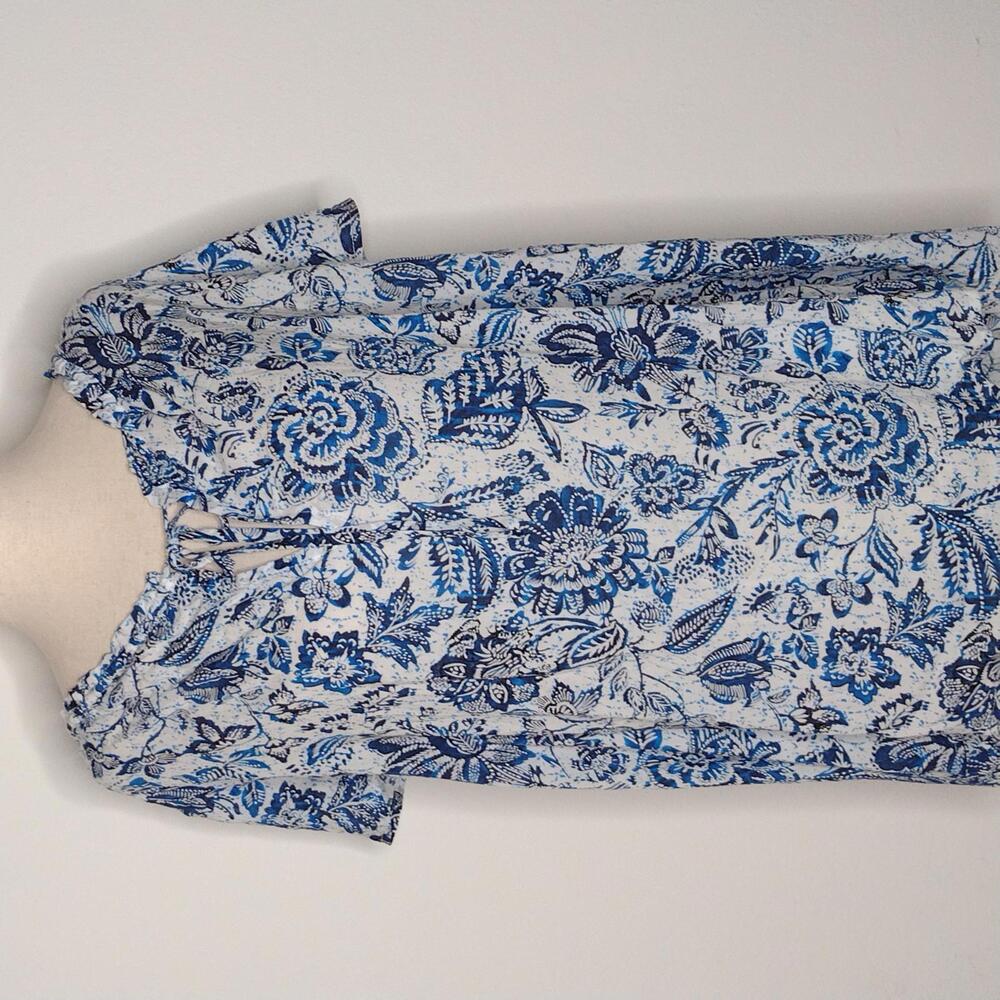NWT Chelsea & Theodore Women's White/Blue Floral Blouse Size 2X